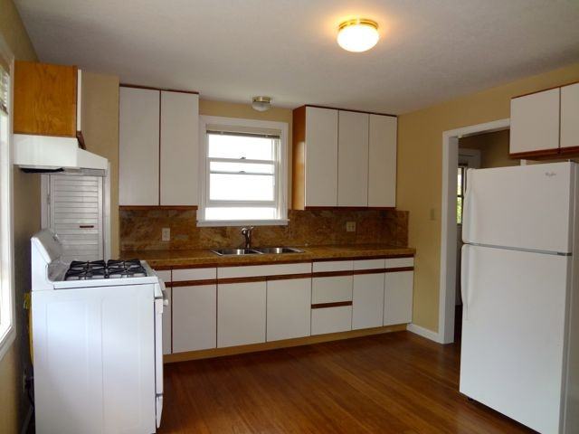 2 N Santa Cruz Ave #B - Photo 2 of 8