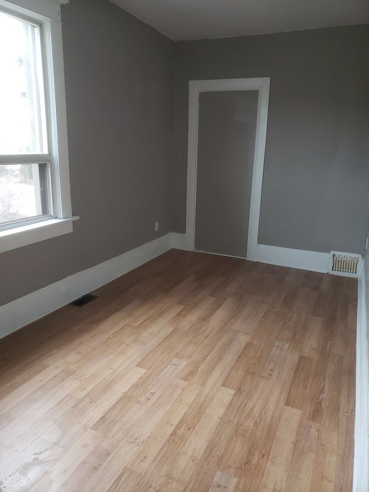 123 Barton Avenue #5 - Photo 5 of 15