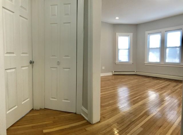 9514 S Greenwood Ave - Photo 3 of 21