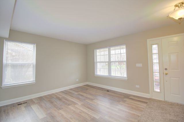 21453 Abbey Ln - Photo 2 of 15