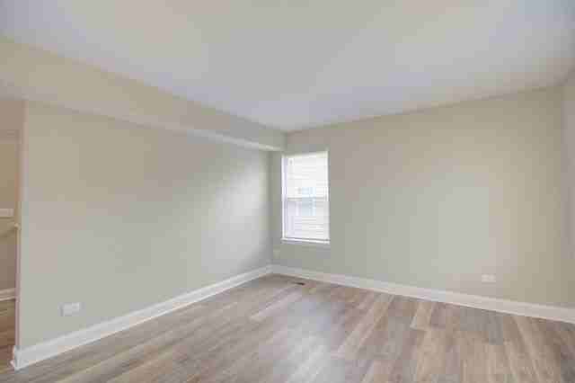 21453 Abbey Ln - Photo 3 of 15