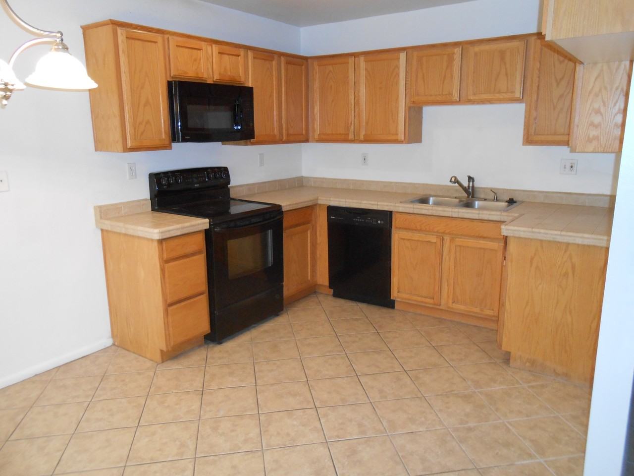 1849 E 8th Ave - Photo 3 of 12