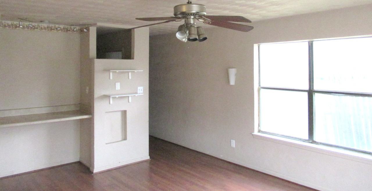 1306 Hatton St - Photo 3 of 16