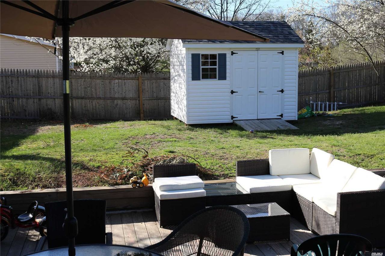 289 Old Town Rd - Photo 2 of 18