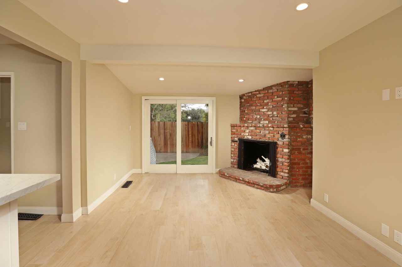 1316 Oak Cir Dr - Photo 2 of 10