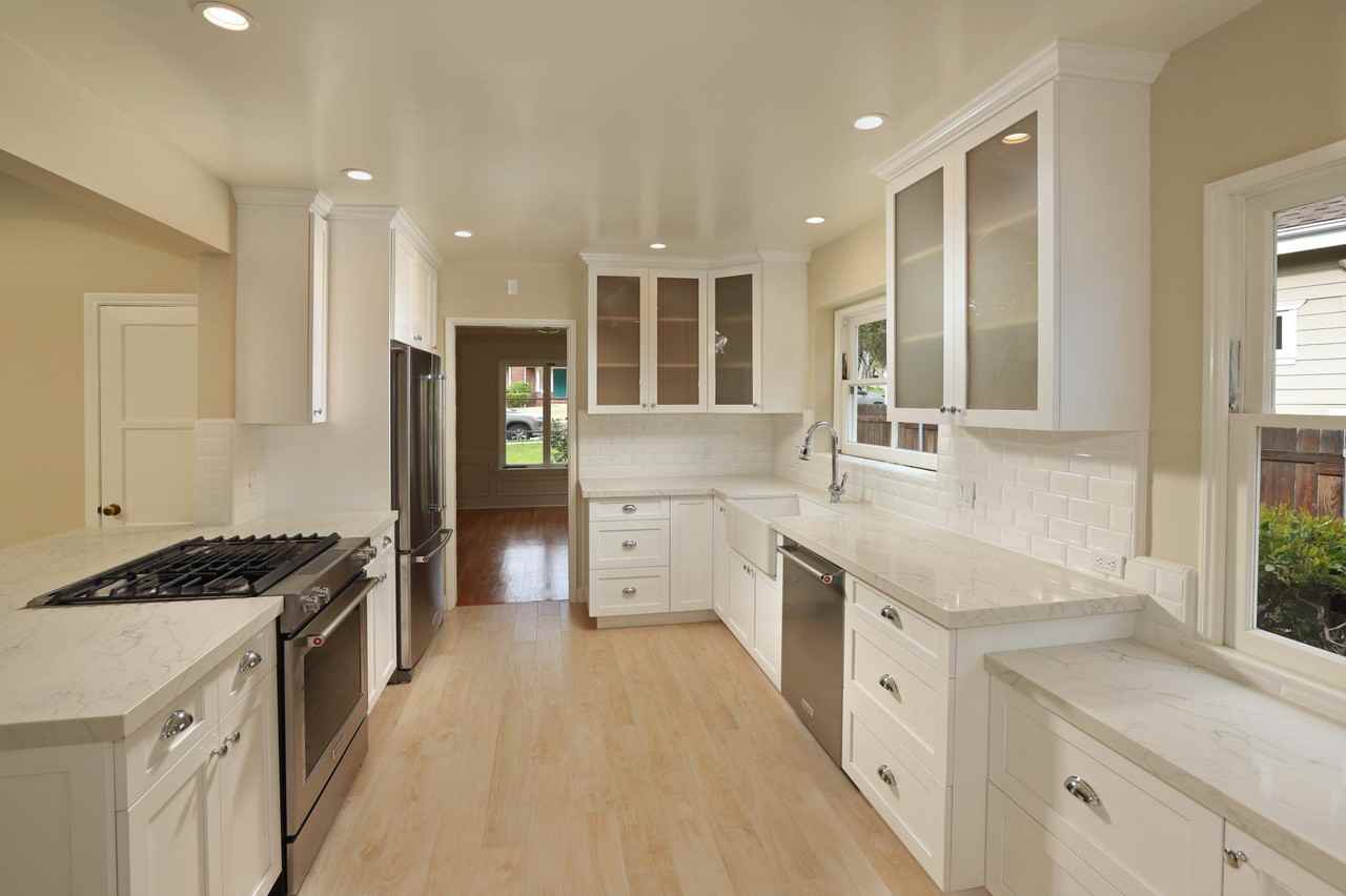 1316 Oak Cir Dr - Photo 3 of 10