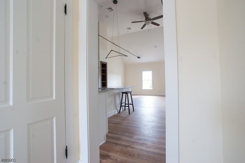 21 E Main St - Photo 6 of 23