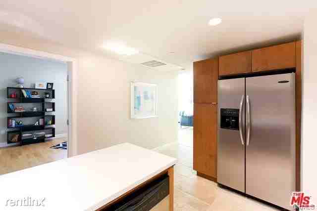 1420 N Laurel Ave - Photo 3 of 10