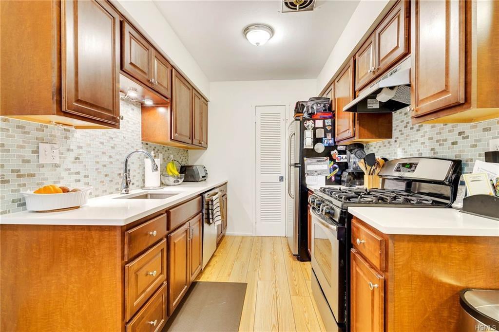 3 Redwood Dr - Photo 3 of 22