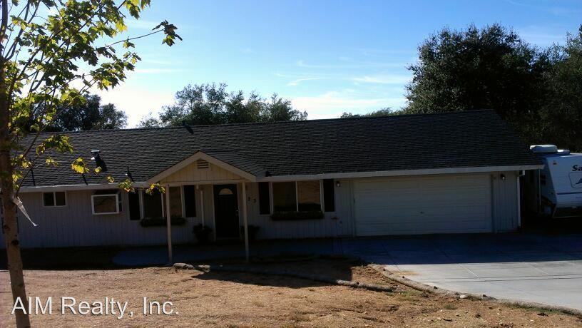 323 Uncle Joe's Ln - Photo 2 of 16