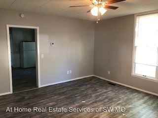 635 S Main - Photo 2 of 5