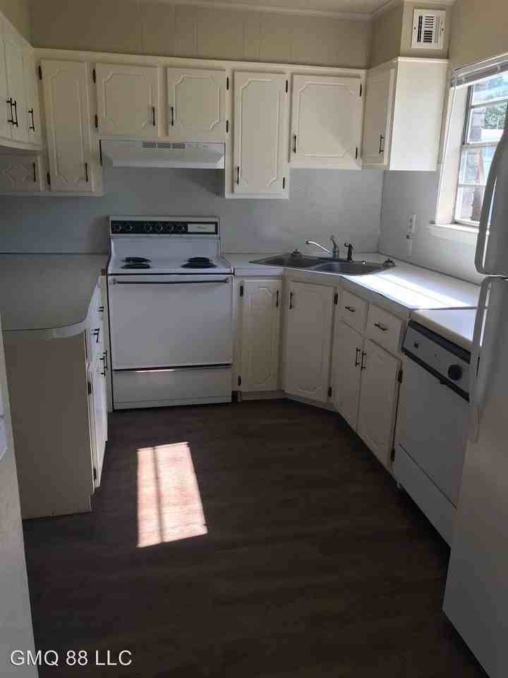 14028 S. 293Rd - Photo 2 of 11