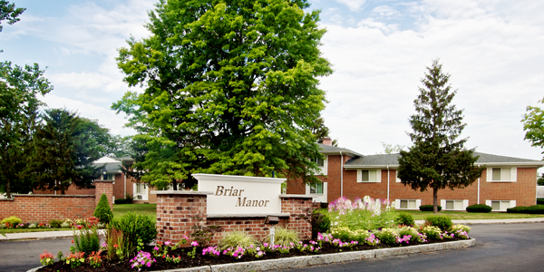 110 Greystone Ln - Photo 2 of 16