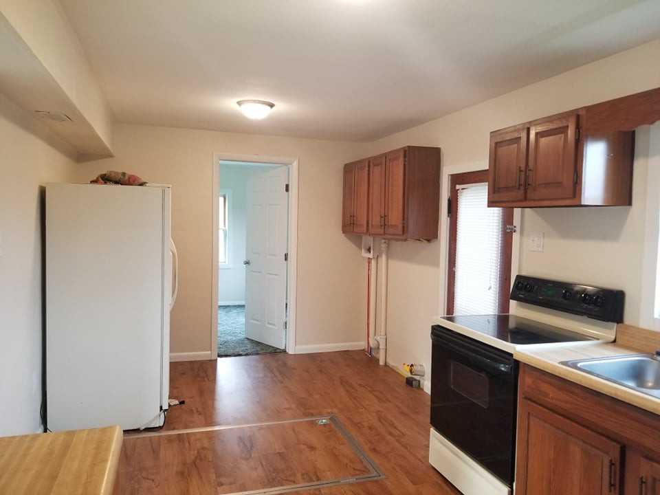 27 N Main St - Photo 2 of 12