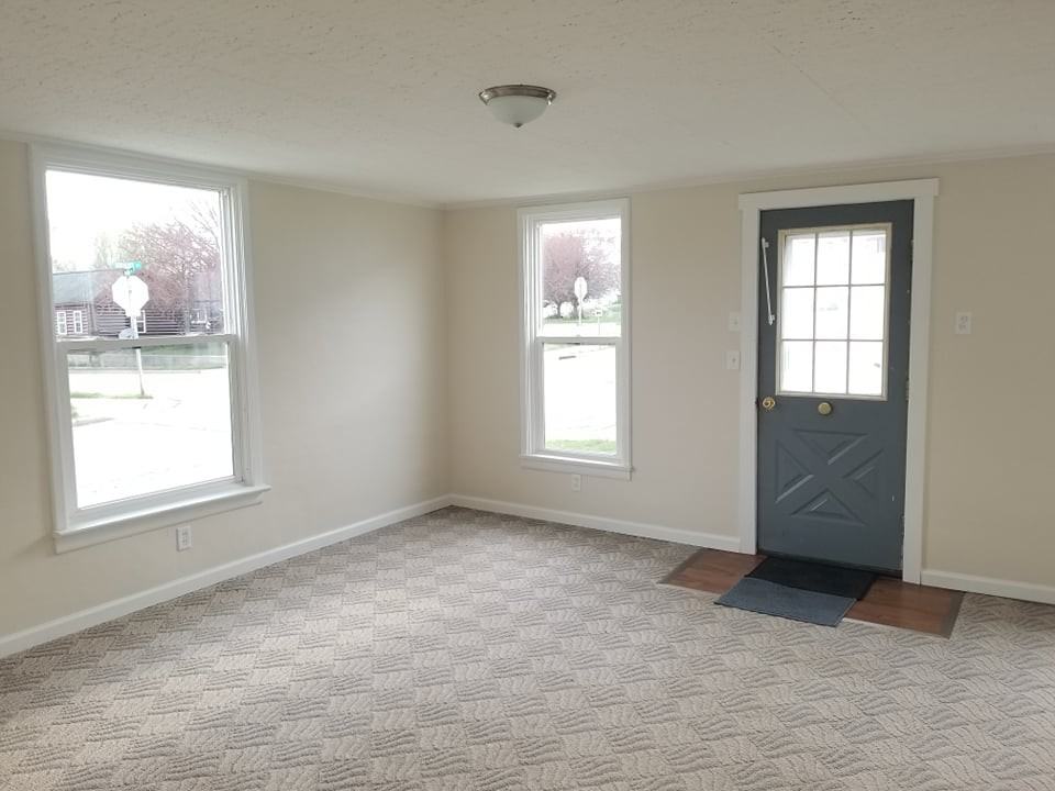 27 N Main St - Photo 3 of 12