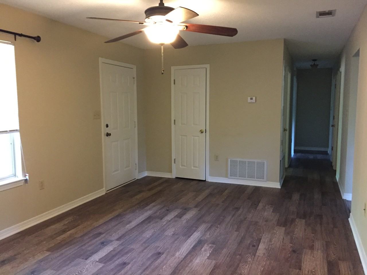 21846 Mahan Dr - Photo 2 of 9
