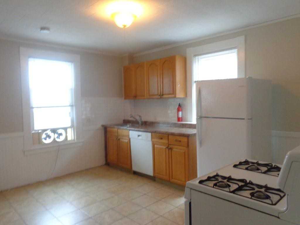 144 North St #2 - Photo 3 of 8