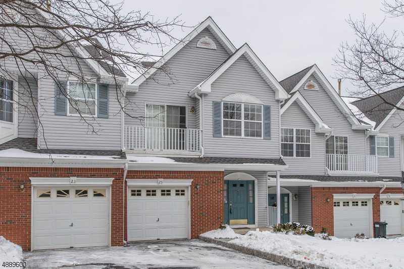 25 Buckingham Ct - Photo 2 of 22