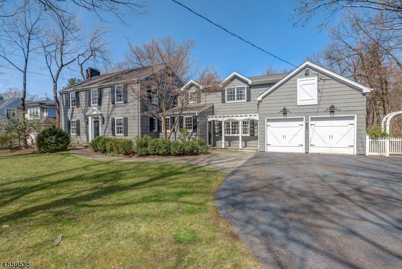 256 Washington Ave - Photo 2 of 15