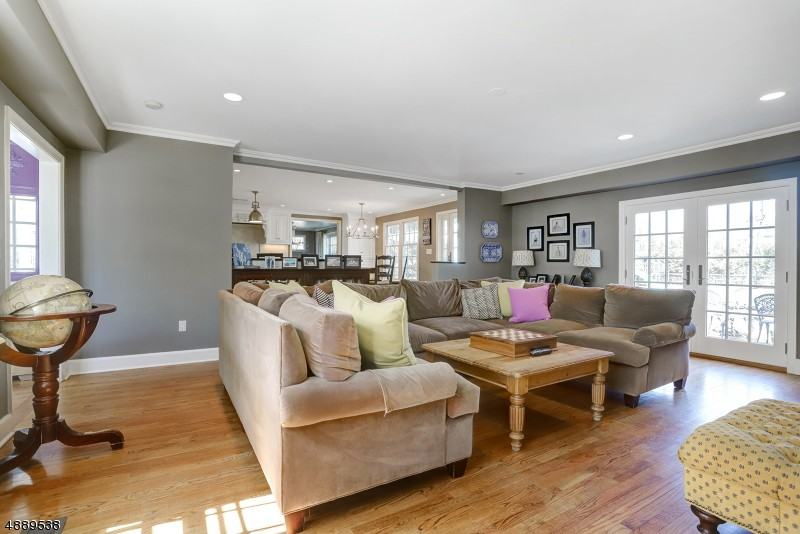 256 Washington Ave - Photo 3 of 15