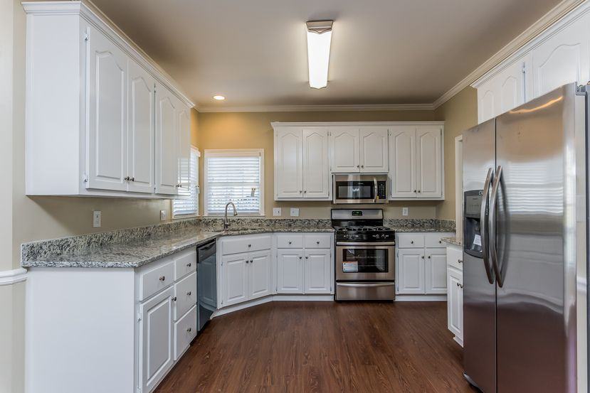 208 Lauren Ln - Photo 3 of 14