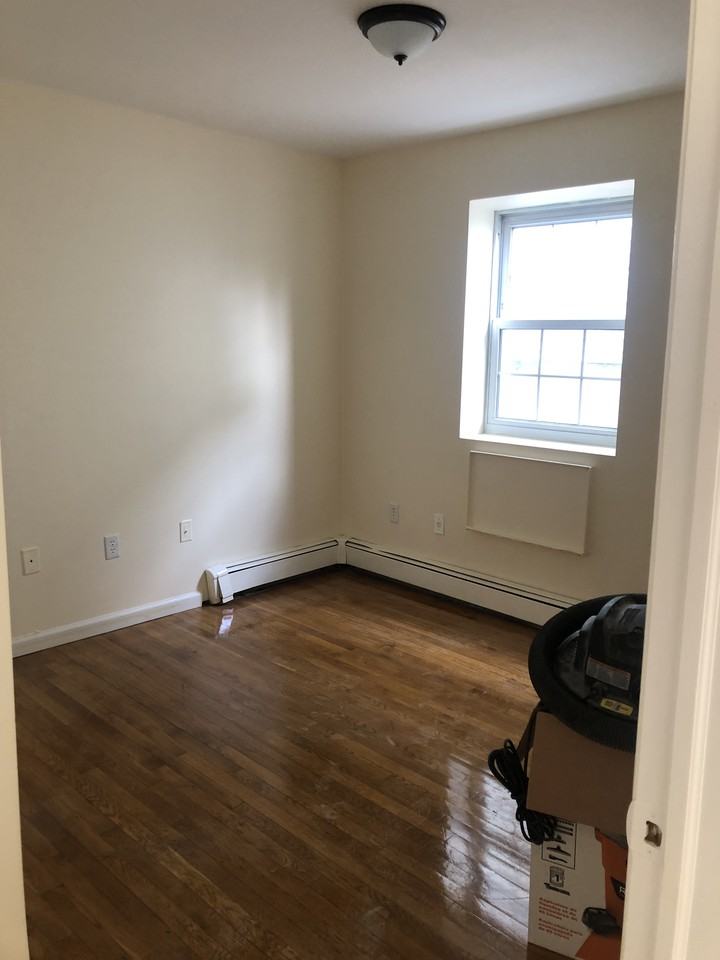 1549 Haight Avenue - Photo 3 of 5