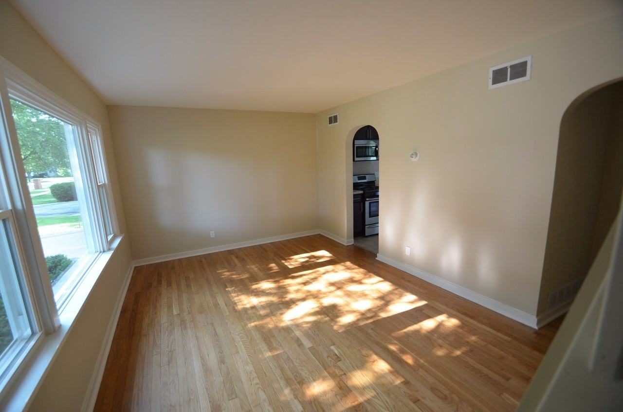 7914 Long Ave - Photo 2 of 12