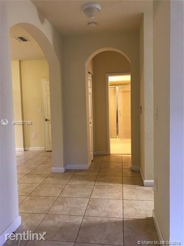 THE SHORES CONDO NO 2 - Photo 2 of 13