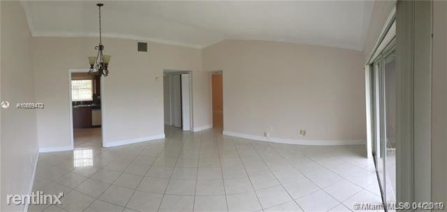 DEVON-AIRE VILLAS SEC 4 - Photo 3 of 6