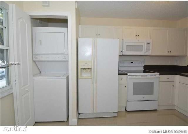 BONITA VILLAS CONDO - Photo 2 of 32