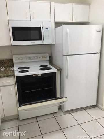 BONITA VILLAS CONDO - Photo 3 of 32