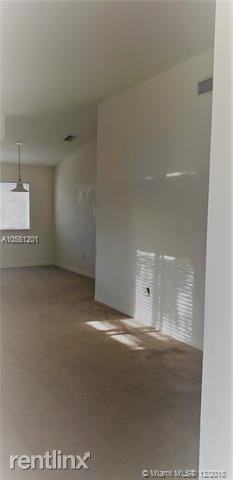 VISTA ALEGRE TOWNHOMES VI - Photo 2 of 22