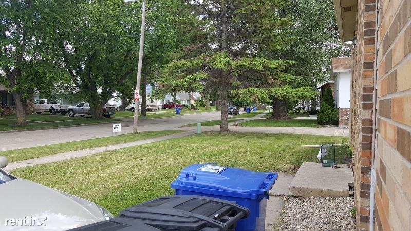 709-711 21st St S - Photo 3 of 9