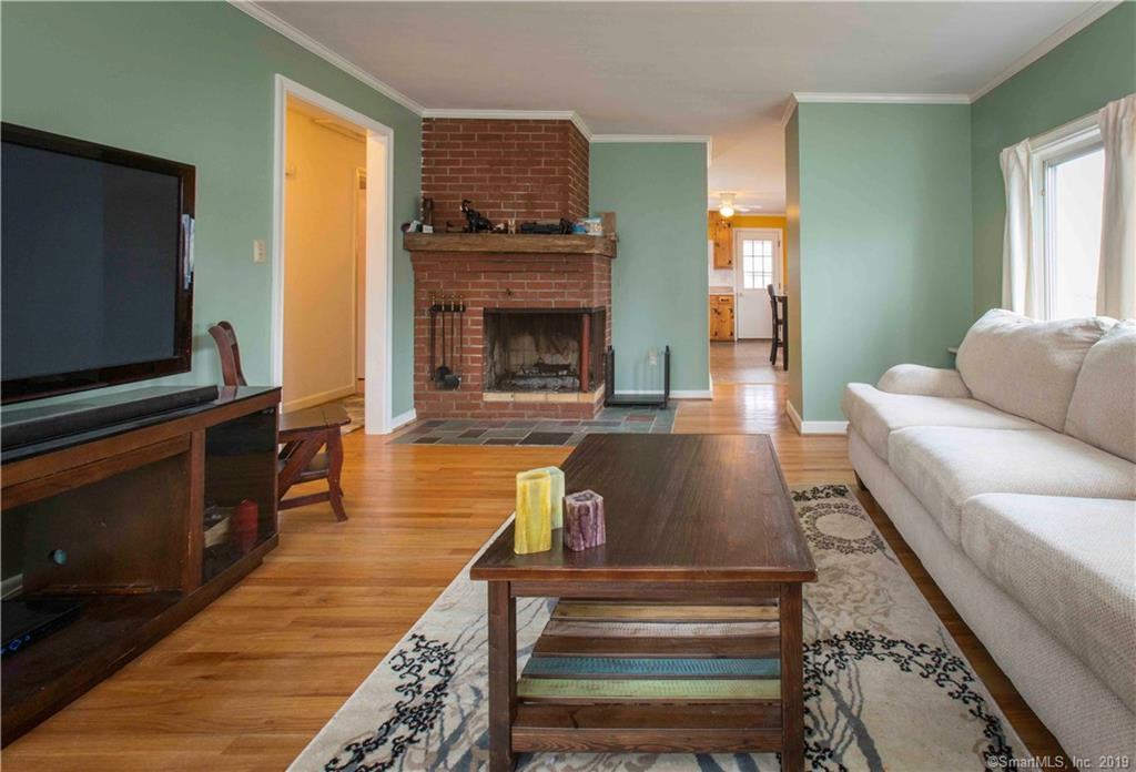 3 Alice Dr - Photo 3 of 27