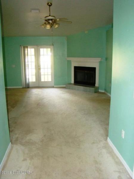 4390 London Town Rd - Photo 3 of 13