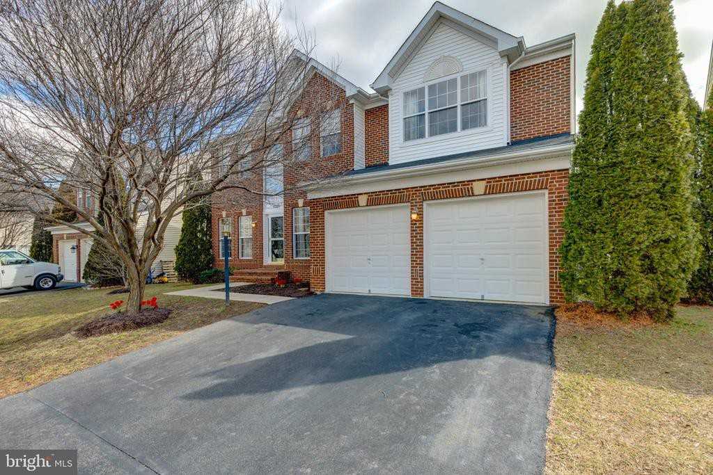 8305 Crimson Crossing Way - Photo 2 of 48