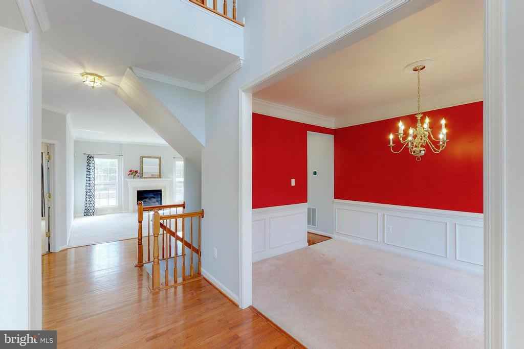 8305 Crimson Crossing Way - Photo 3 of 48