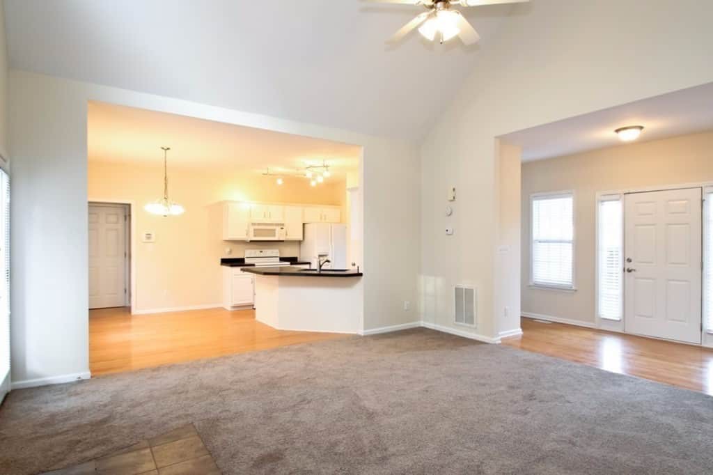 27 Cassidy Ct - Photo 2 of 16