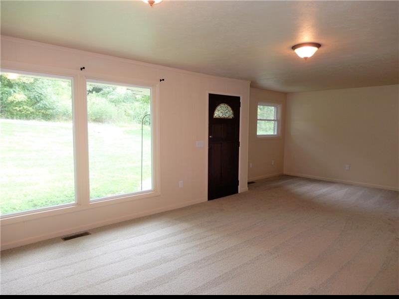 1092 Venetia Rd - Photo 2 of 17