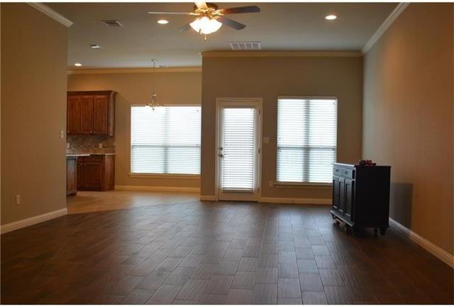 107 Donna Cir - Photo 2 of 17