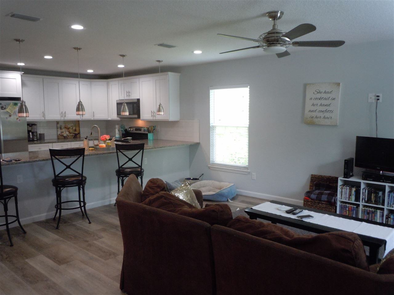 66 Julia St - Photo 2 of 25