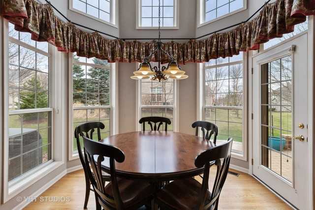 512 Stone Canyon - Photo 3 of 16