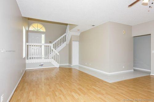 11438 NW 48th St - Photo 2 of 8