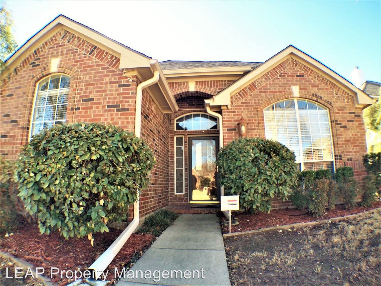 1503 Bellevue Ct - Photo 2 of 35