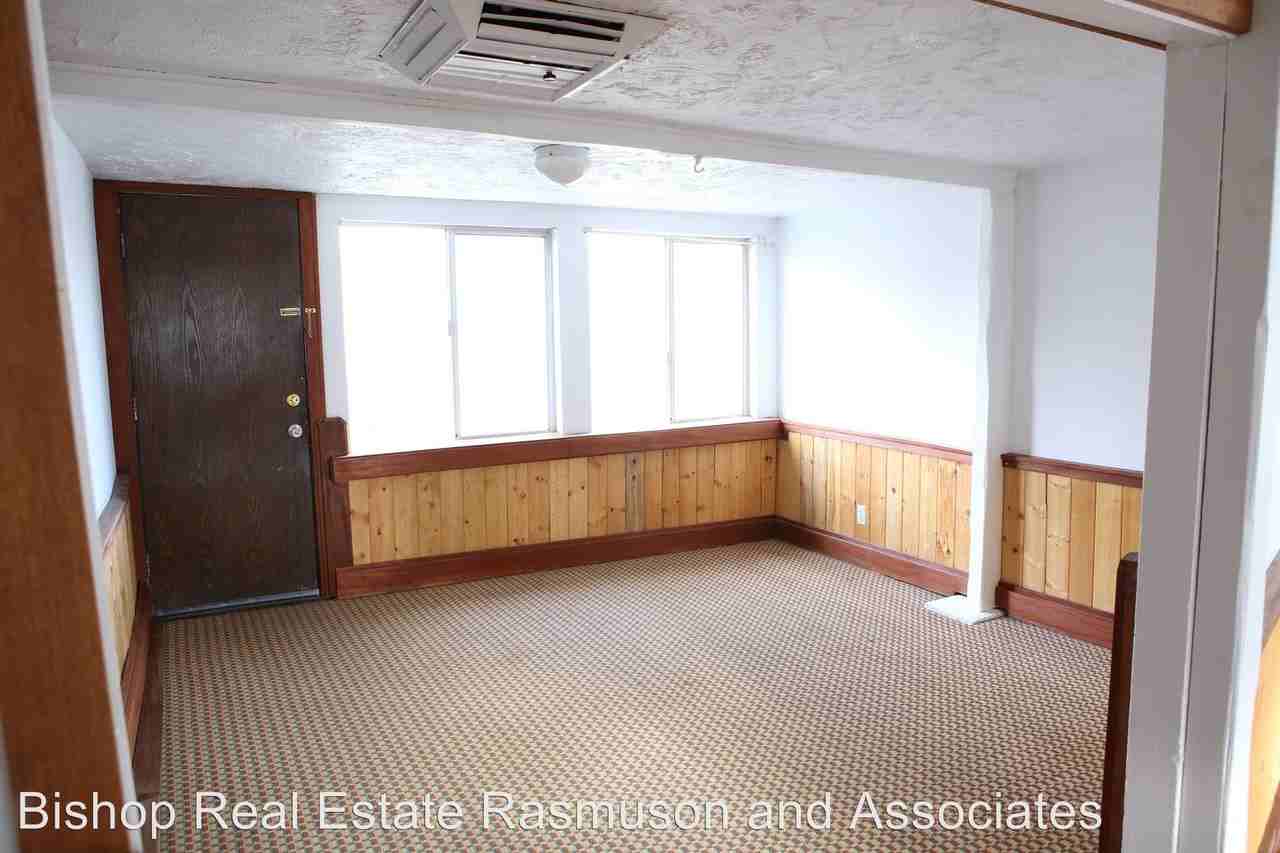 487 Short St - Photo 3 of 14