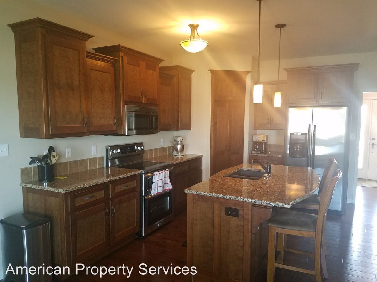 1037 Lobdell Dr - Photo 3 of 12