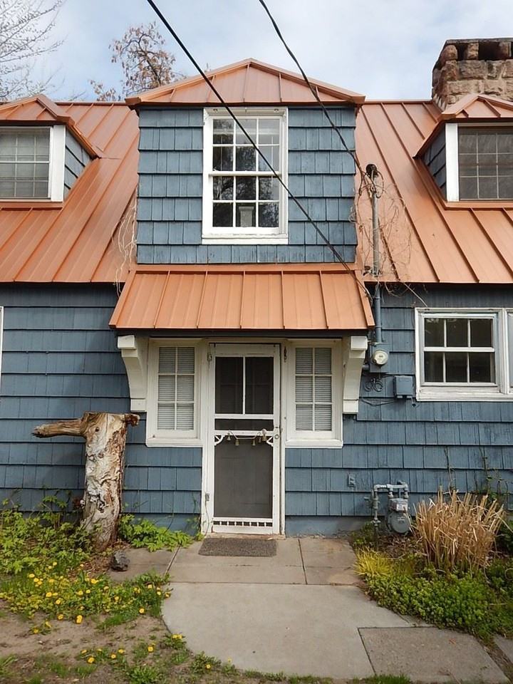 844 NE 3rd St - Photo 2 of 16