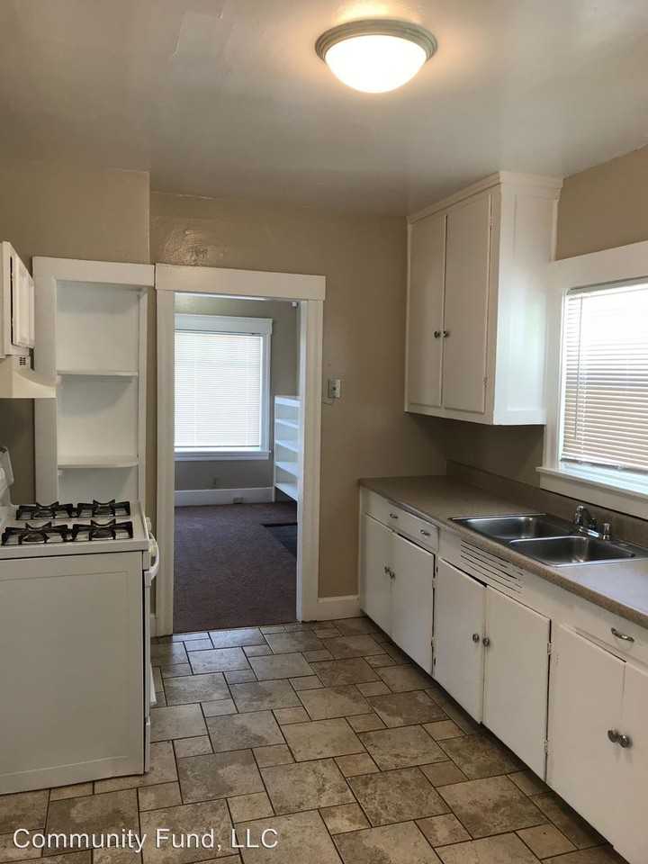 1906 70th Ave - Photo 3 of 3