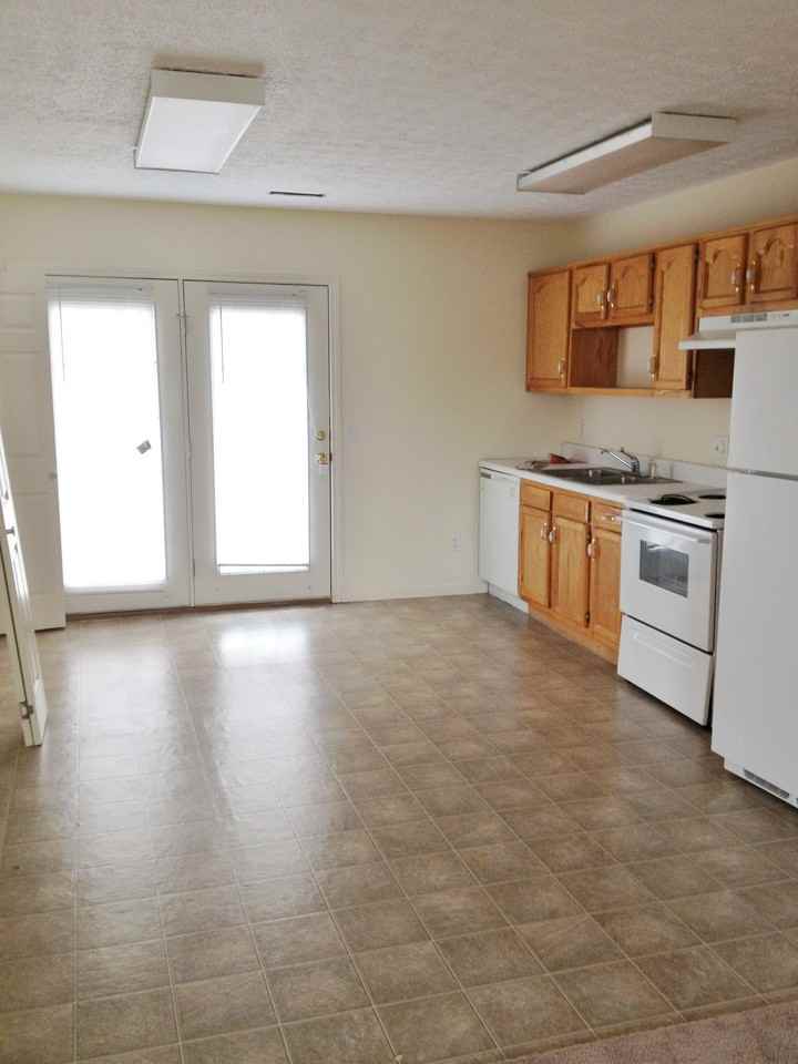 1979 N Dixie Ave - Photo 3 of 7