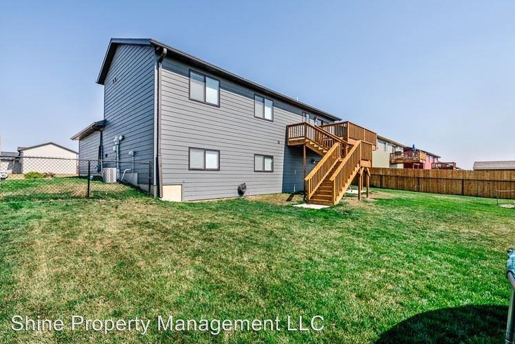 525 Ballista Blvd - Photo 2 of 28